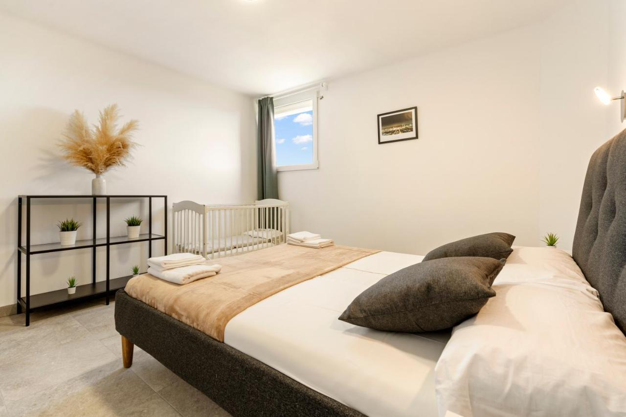 Apartamento Cerca De La Playa Barcelona Bagian luar foto